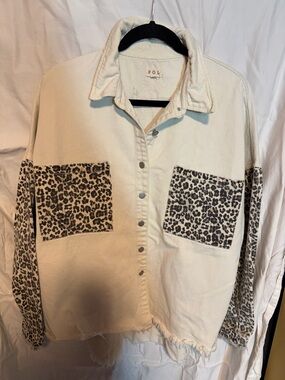 POL Anthropologie, oversized frayed, Ivory & Leopard Button-Up denim Jacket